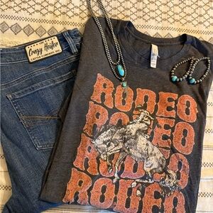 Women’s Rodeo Graphic Tshirt